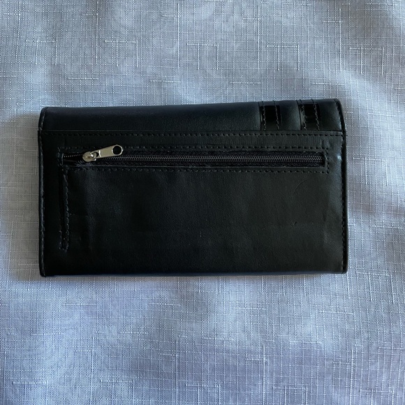 NWOT Avon Wallet with Multi Compartments - Picture 2 of 5
